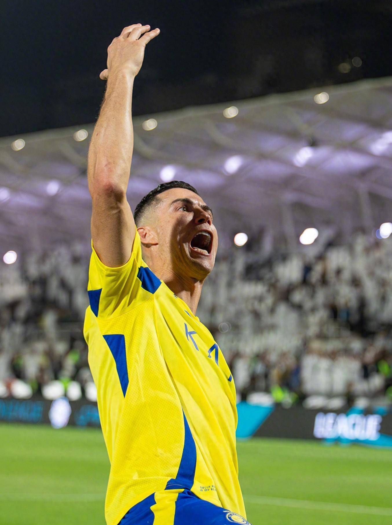 端几度挑起 端几度挑起